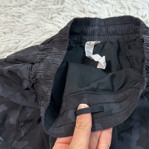 Lululemon Hotty Hot Short II *Long 4" Incognito Camo Multi Grey / Black - Picture 2 of 6